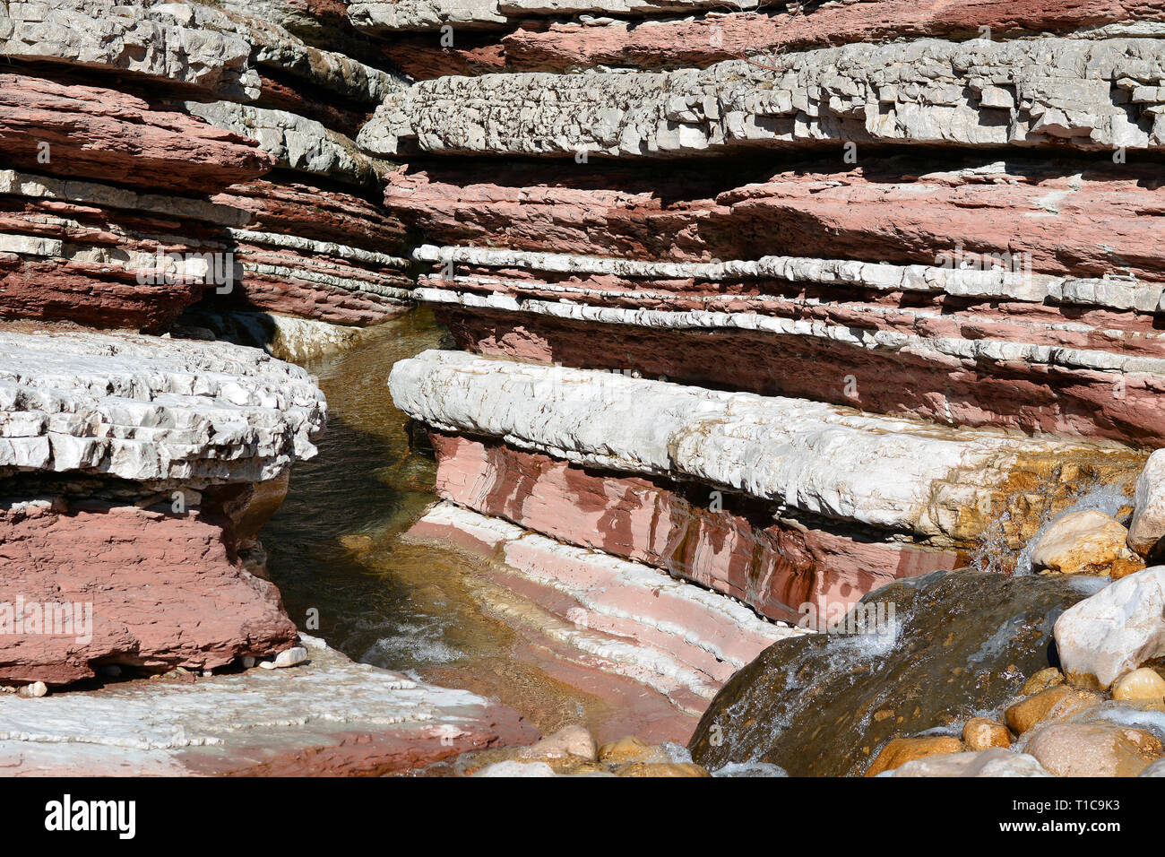 Un flusso è stata che scorre lentamente per migliaia di anni nel canyon Foto Stock