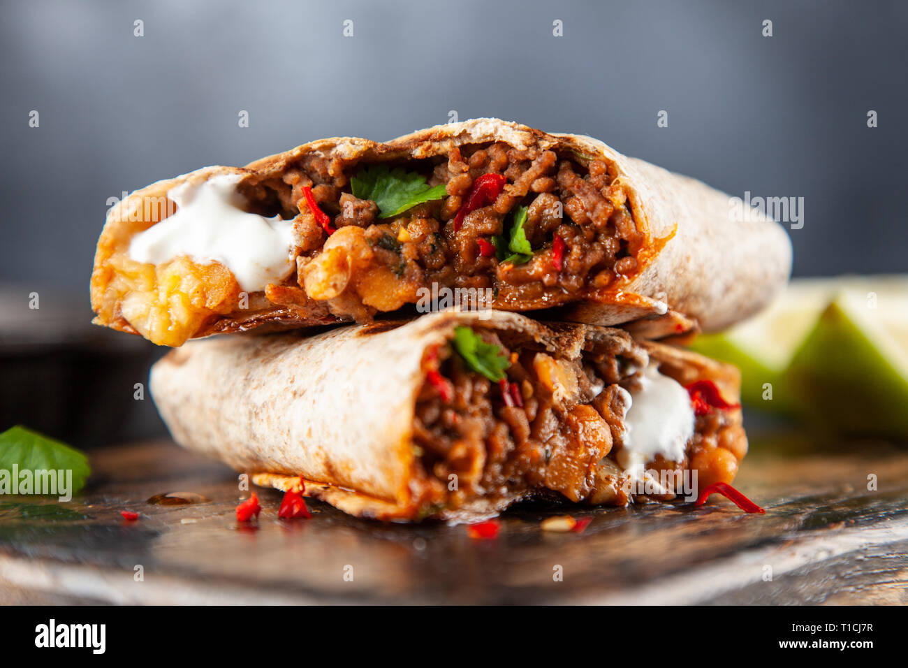 Carni bovine messicano burrito Foto Stock