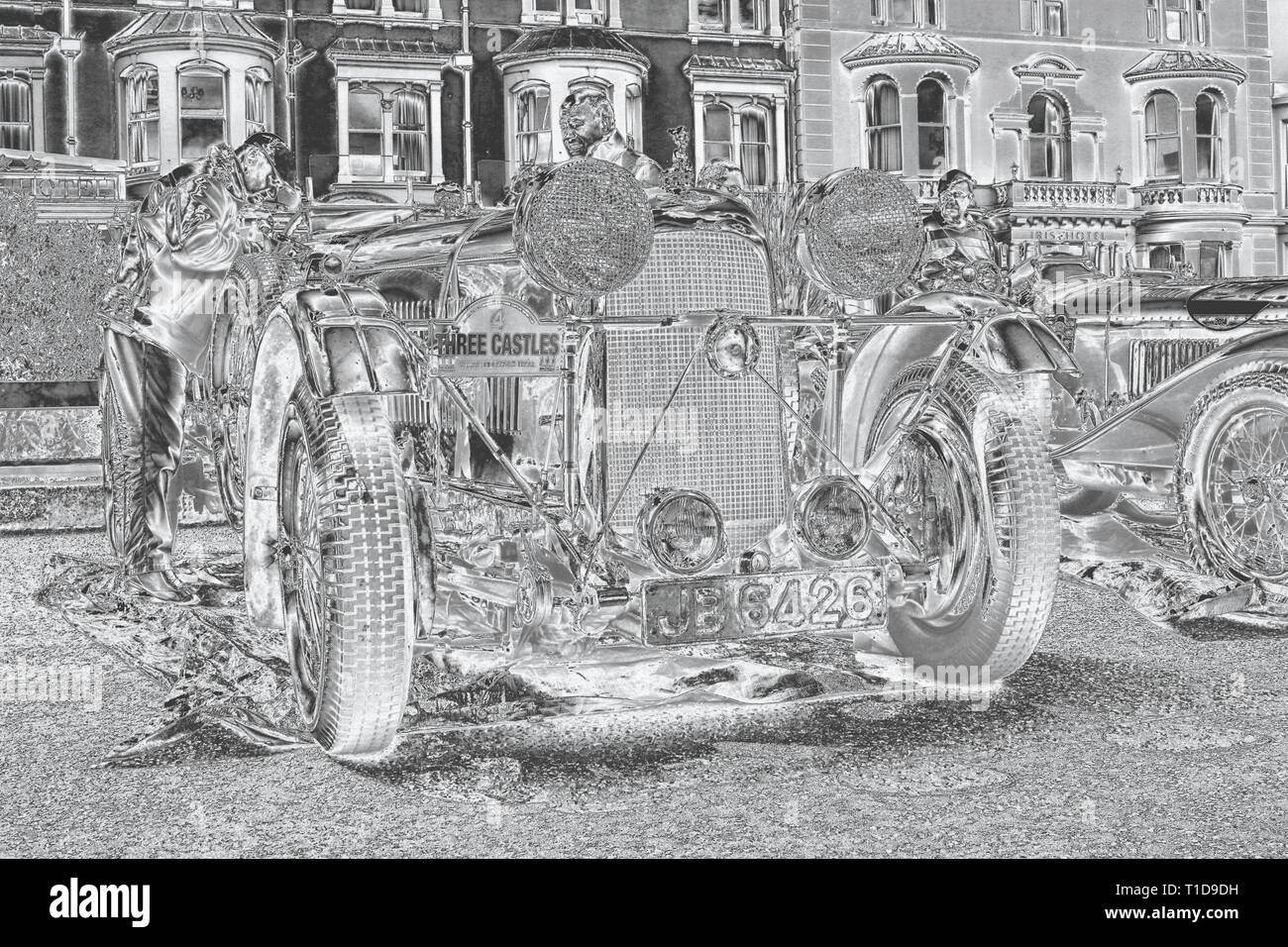 I tre castelli Vintage auto da rally, Llandudno. L'effetto cromato dà l'immagine un aspetto metallico. Foto Stock