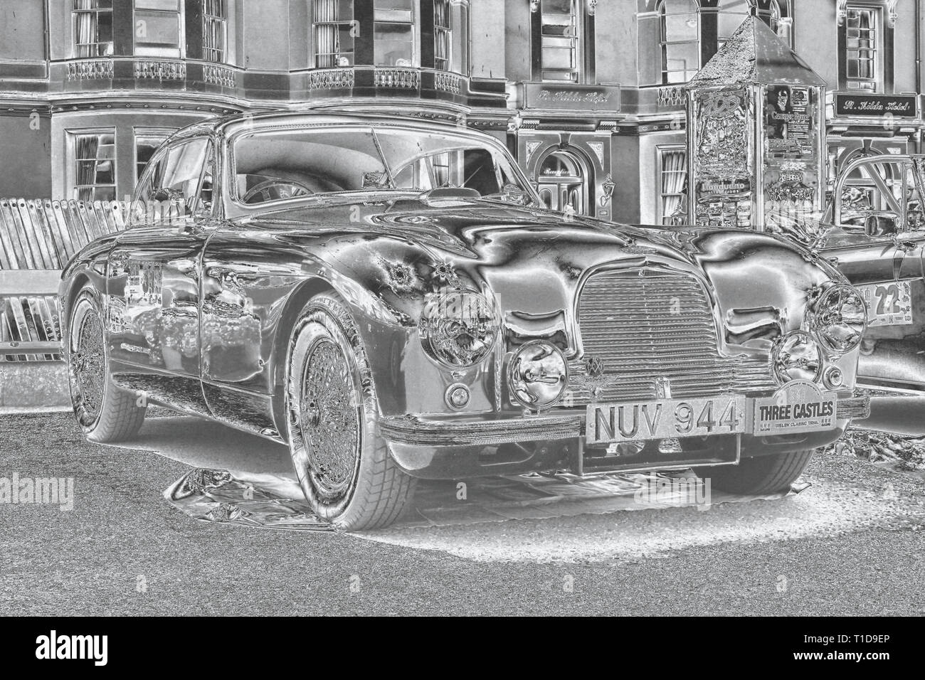 I tre castelli Vintage auto da rally, Llandudno. L'effetto cromato dà l'immagine un aspetto metallico. Foto Stock