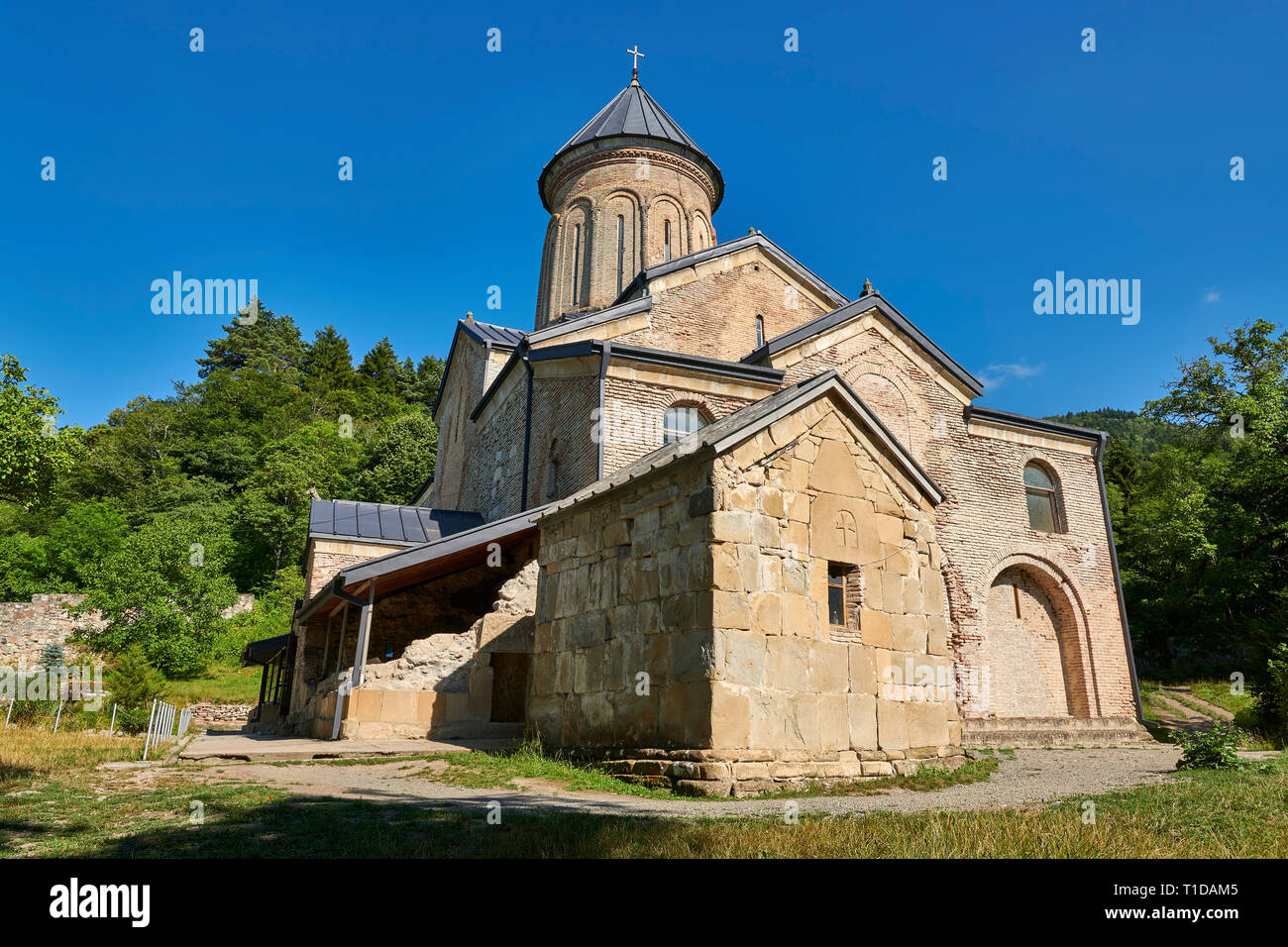 Foto e immagini di La chiesa di San Nicola nel centro storico medievale monastero Kintsvisi Ortodossa Georgiana Monastero Complesso Shida Kartli Regione, Georg Foto Stock