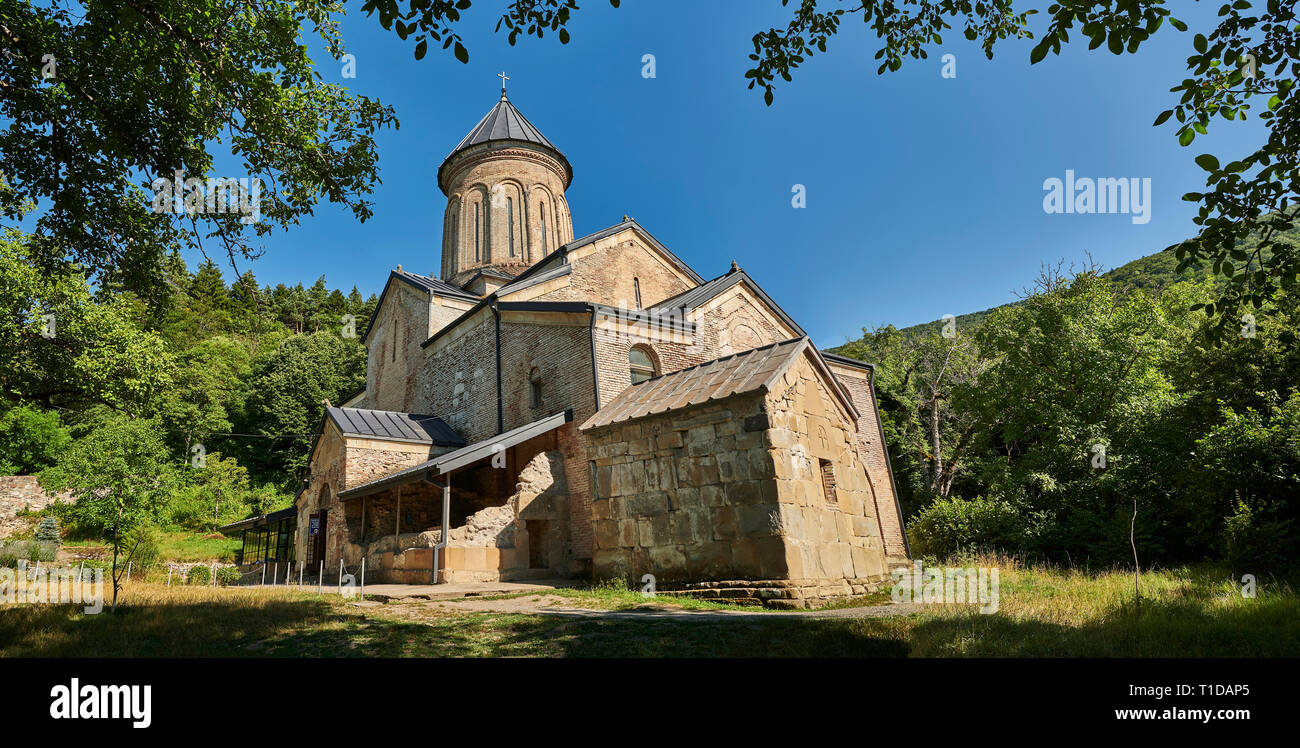 Foto e immagini di La chiesa di San Nicola nel centro storico medievale monastero Kintsvisi Ortodossa Georgiana Monastero Complesso Shida Kartli Regione, Georg Foto Stock