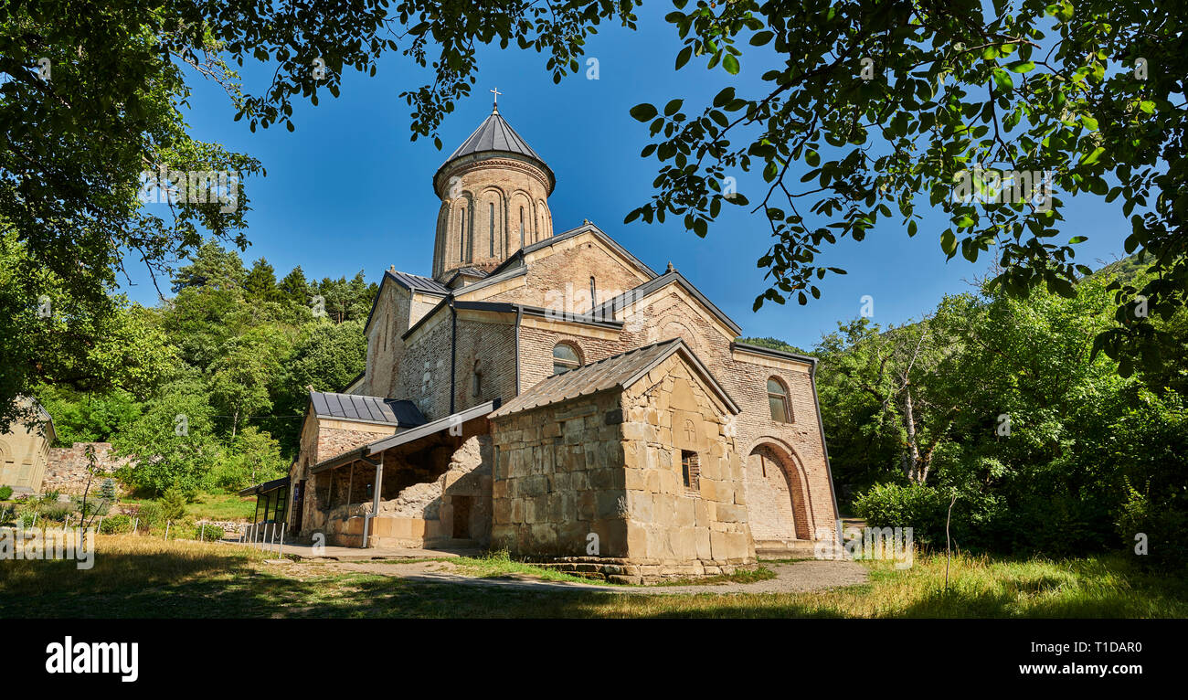 Foto e immagini di La chiesa di San Nicola nel centro storico medievale monastero Kintsvisi Ortodossa Georgiana Monastero Complesso Shida Kartli Regione, Georg Foto Stock