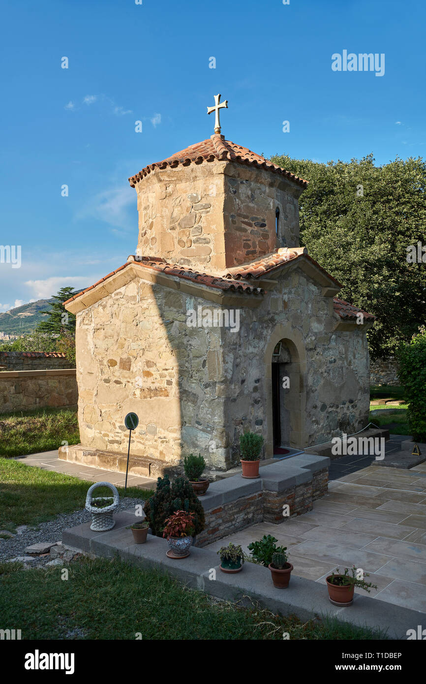 Foto e immagini della chiesa medievale di Santa Nino, Monastero di Samtavro, Mtskheta, Georgia. Un sito Patrimonio Mondiale dell'UNESCO. Foto Stock