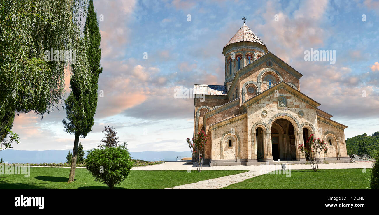 Foto e immagini di Georgian stile classica chiesa al monastero di santa Nino in Bodbe, una Ortodossa Georgiana complesso monastico e la sede del B Foto Stock