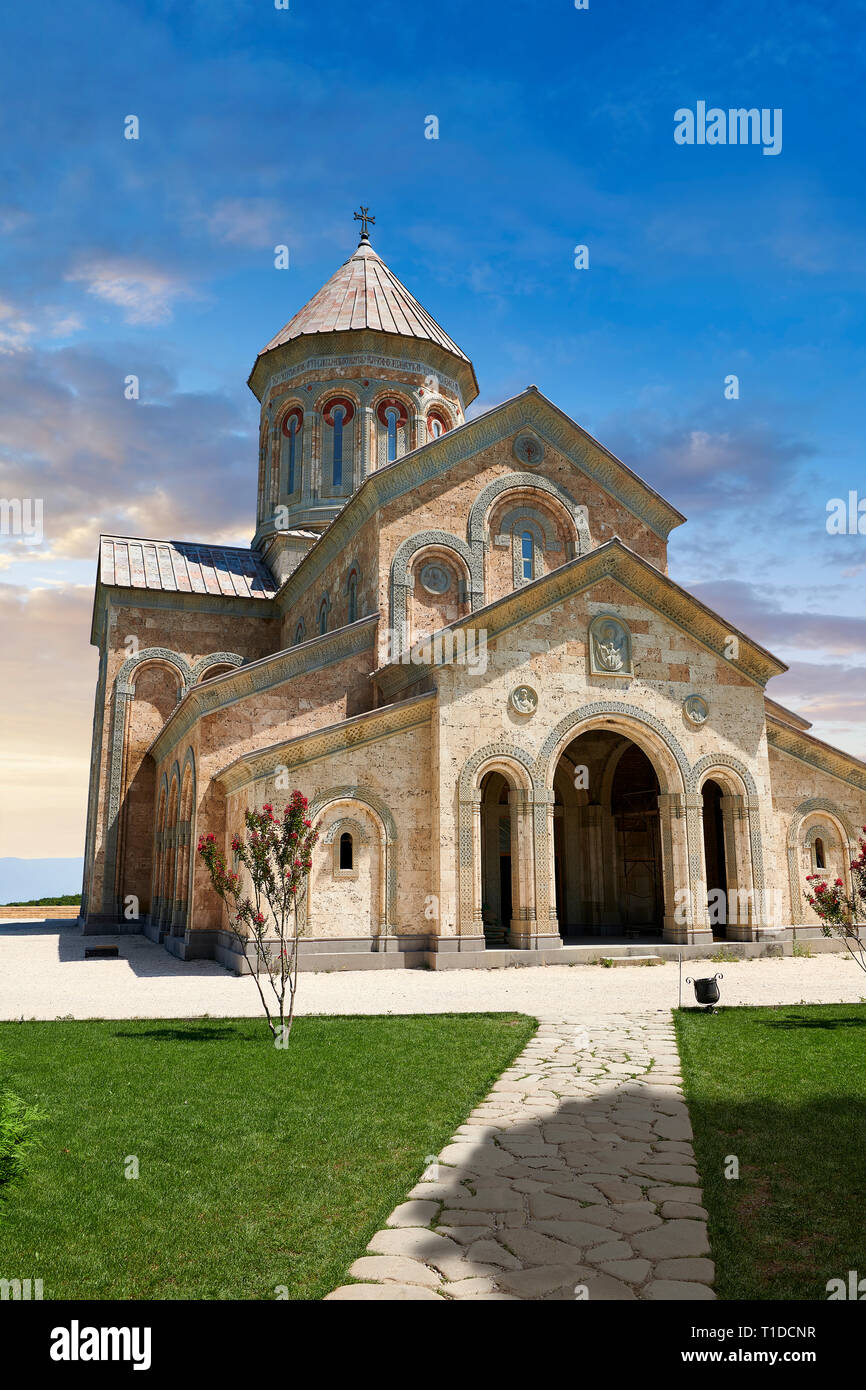 Foto e immagini di Georgian stile classica chiesa al monastero di santa Nino in Bodbe, una Ortodossa Georgiana complesso monastico e la sede del B Foto Stock