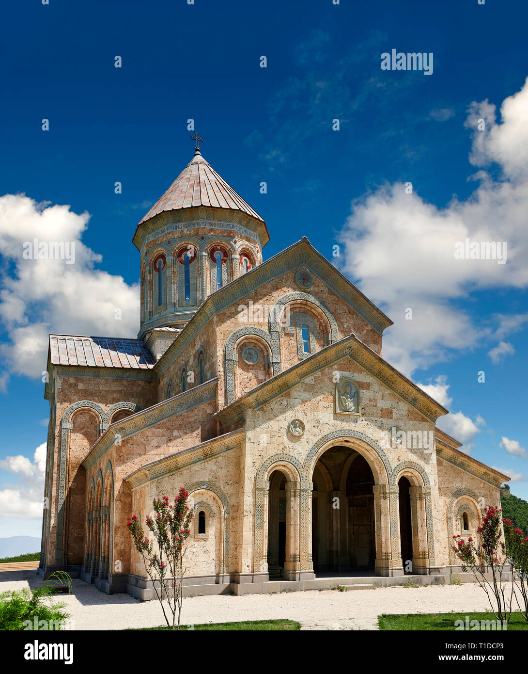 Foto e immagini di Georgian stile classica chiesa al monastero di santa Nino in Bodbe, una Ortodossa Georgiana complesso monastico e la sede del B Foto Stock