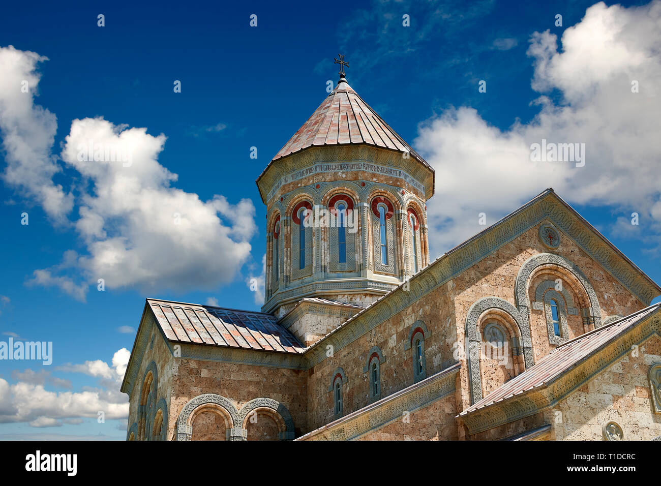 Foto e immagini di Georgian stile classica chiesa al monastero di santa Nino in Bodbe, una Ortodossa Georgiana complesso monastico e la sede del B Foto Stock
