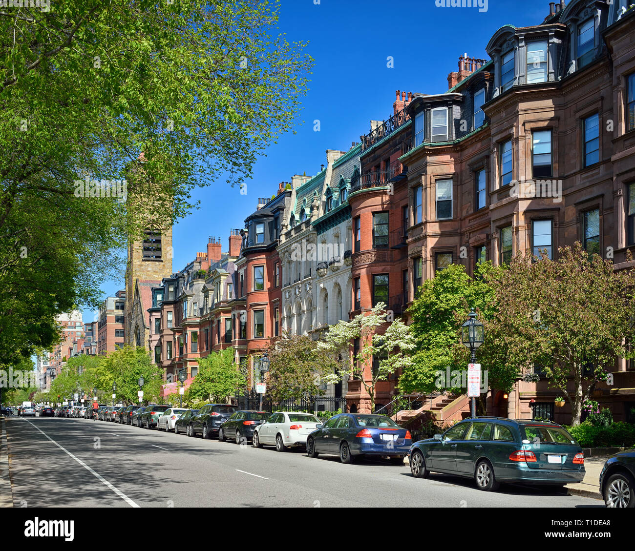 Commonwealth Avenue di Back Bay di Boston. Architettura vittoriana Foto Stock