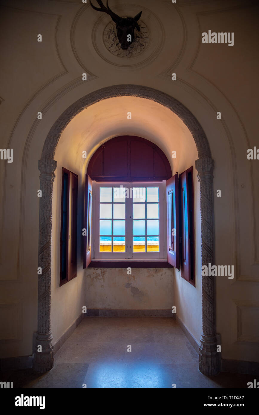 All'interno di Pena Palace. Il palazzo è un sito Patrimonio Mondiale dell'UNESCO e una delle sette meraviglie del Portogallo. Sintra, Portogallo Foto Stock