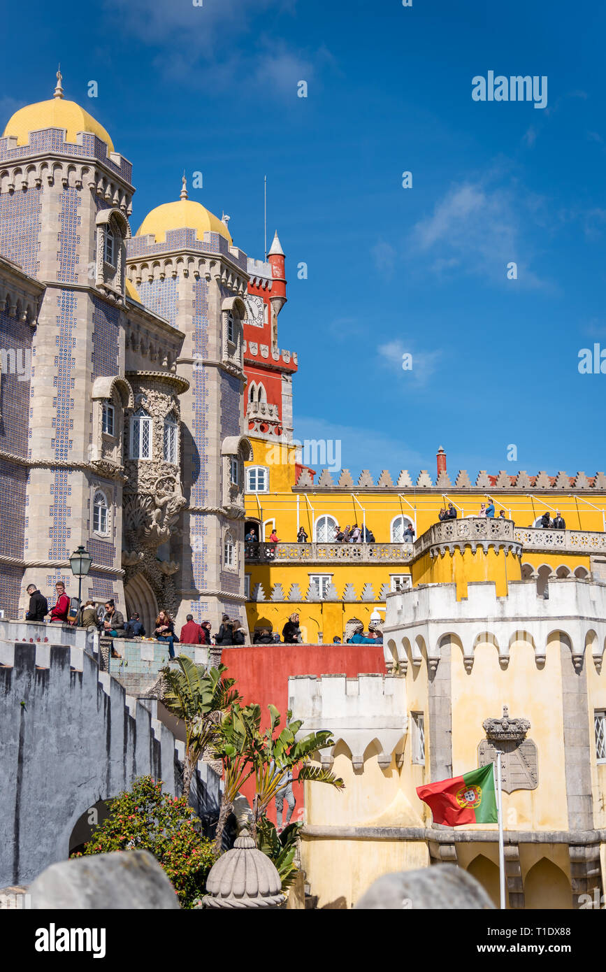 Pena Palace. Il palazzo è un sito Patrimonio Mondiale dell'UNESCO e una delle sette meraviglie del Portogallo. Sintra, Portogallo Foto Stock