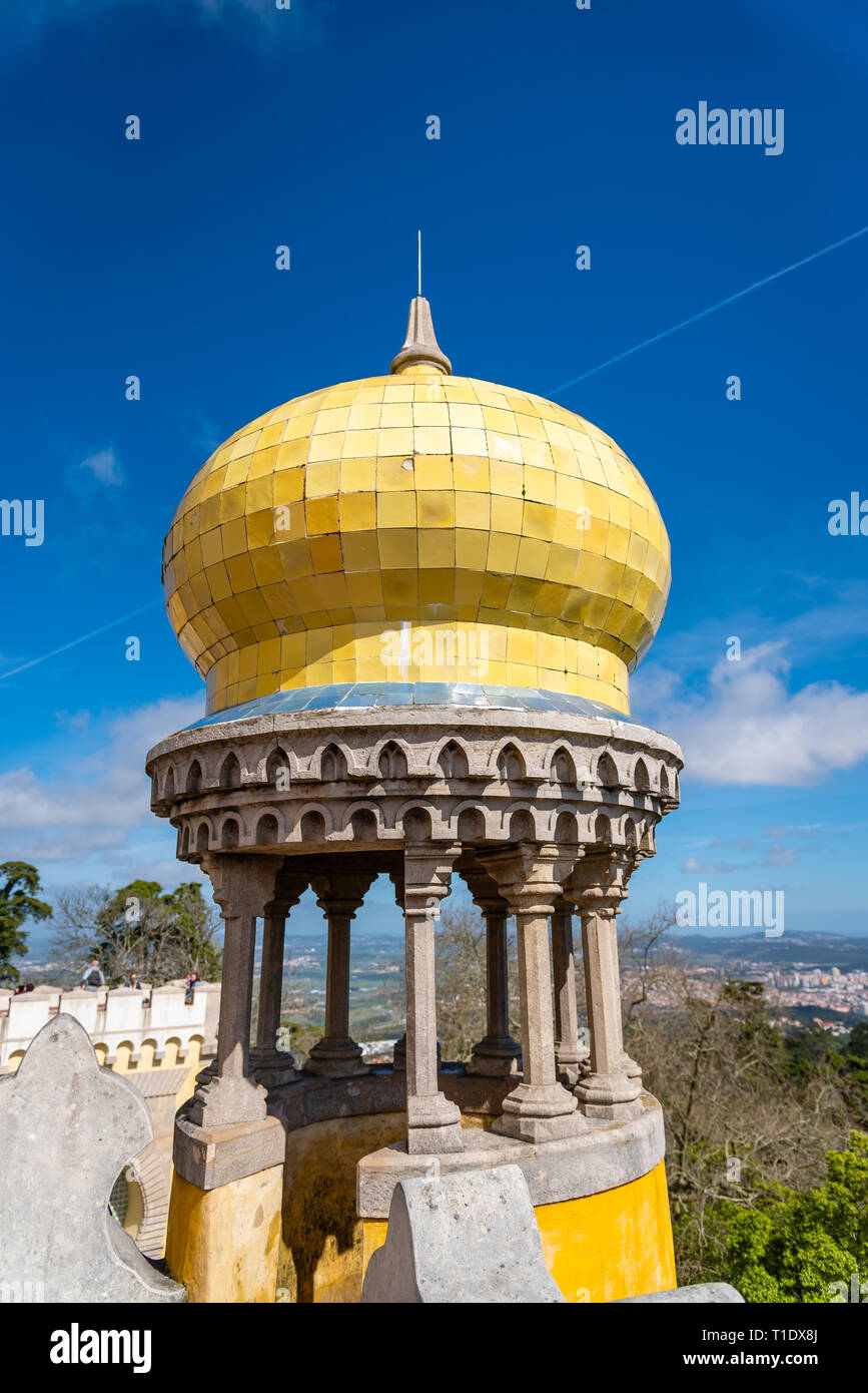 Pena Palace. Il palazzo è un sito Patrimonio Mondiale dell'UNESCO e una delle sette meraviglie del Portogallo. Sintra, Portogallo Foto Stock