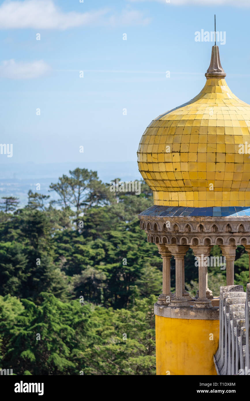 Pena Palace. Il palazzo è un sito Patrimonio Mondiale dell'UNESCO e una delle sette meraviglie del Portogallo. Sintra, Portogallo Foto Stock