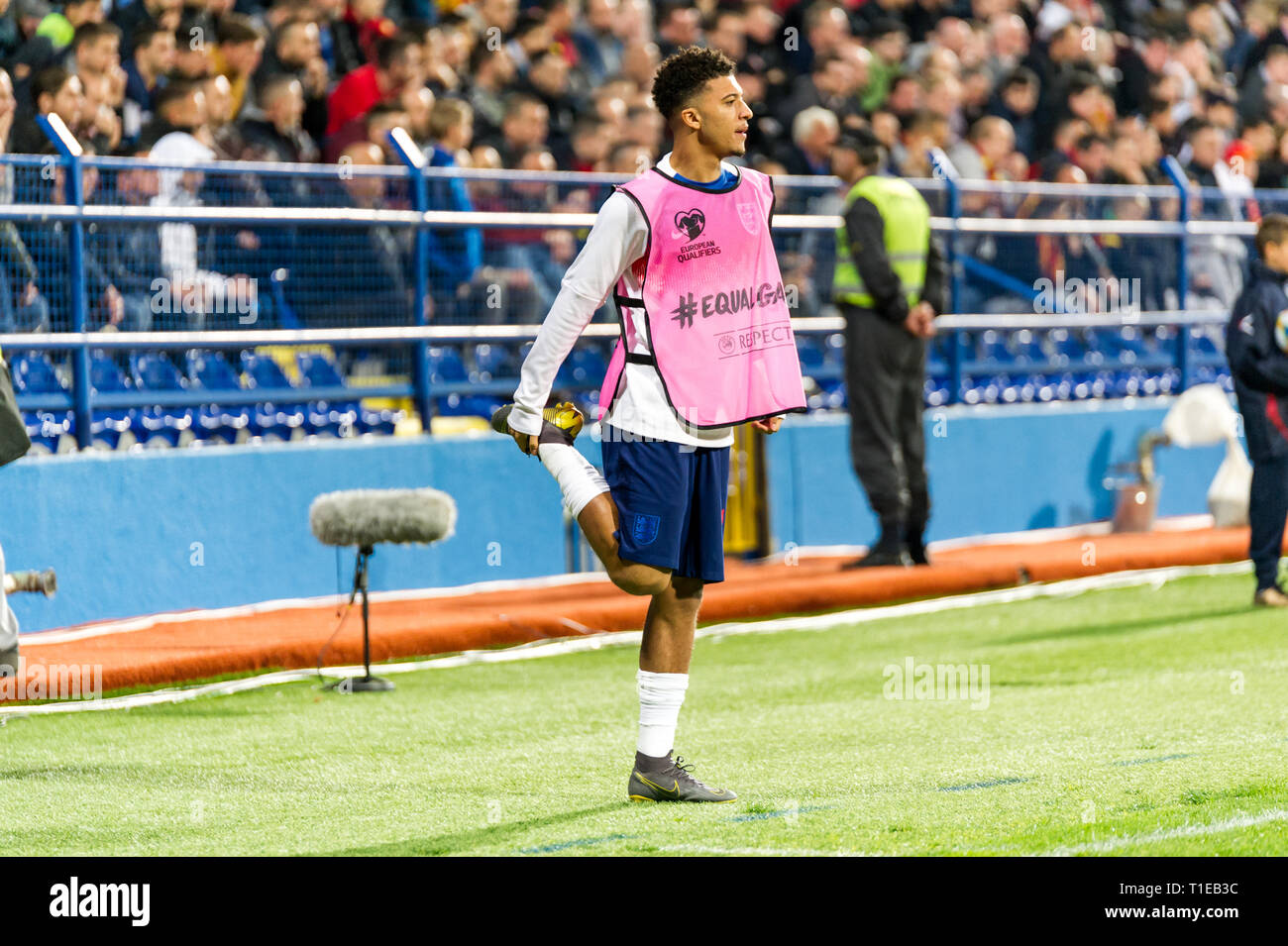 Podgorica, Montenegro. 26 Mar, 2019. Euro2020 qualifiche gruppo A Jadon Sancho il riscaldamento sulla partita contro il Montenegro Credito: Stefan Ivanovic/Alamy Live News Foto Stock