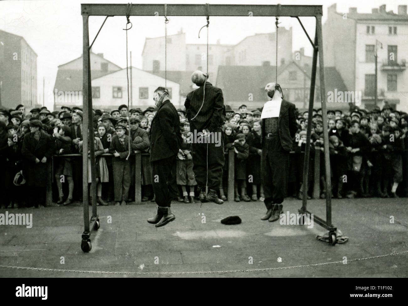 La Polonia, a Lodz, WW II, esecuzione (omicidio) degli Ebrei al 11.11.1939, testo originale: impiccati Ebrei, Additional-Rights-Clearance-Info-Not-Available Foto Stock