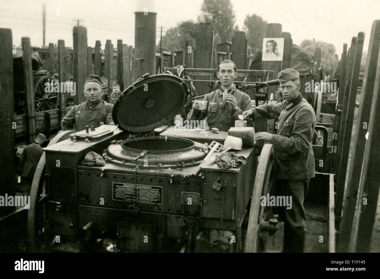 WW II, invasione della Polonia, testo originale: "La nostra cucina di campo sulla linea ferroviaria, settembre 1939, Additional-Rights-Clearance-Info-Not-Available Foto Stock