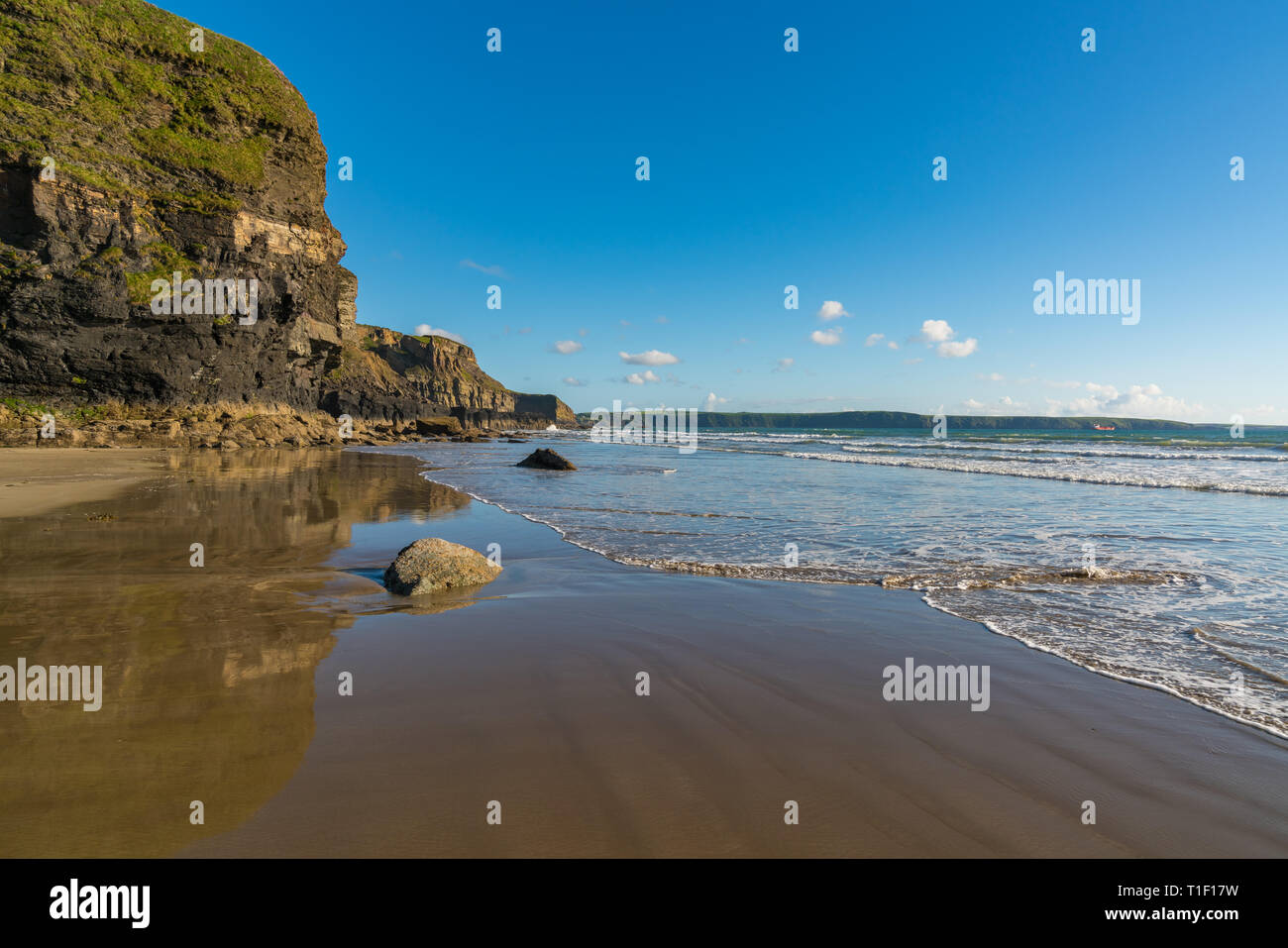 Spiaggia a Druidston Haven, vicino a Haverfordwest, Pembrokeshire, Dyfed, Wales, Regno Unito Foto Stock