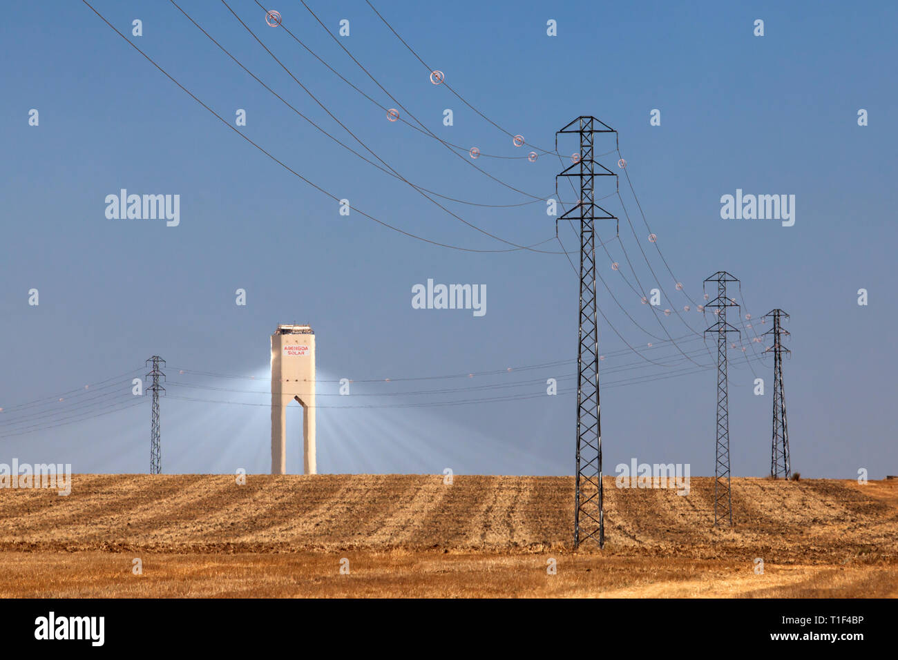 Siviglia - Abengoa Solar Power Plant, utilizzando energia solare concentrata di energia termica. Foto Stock