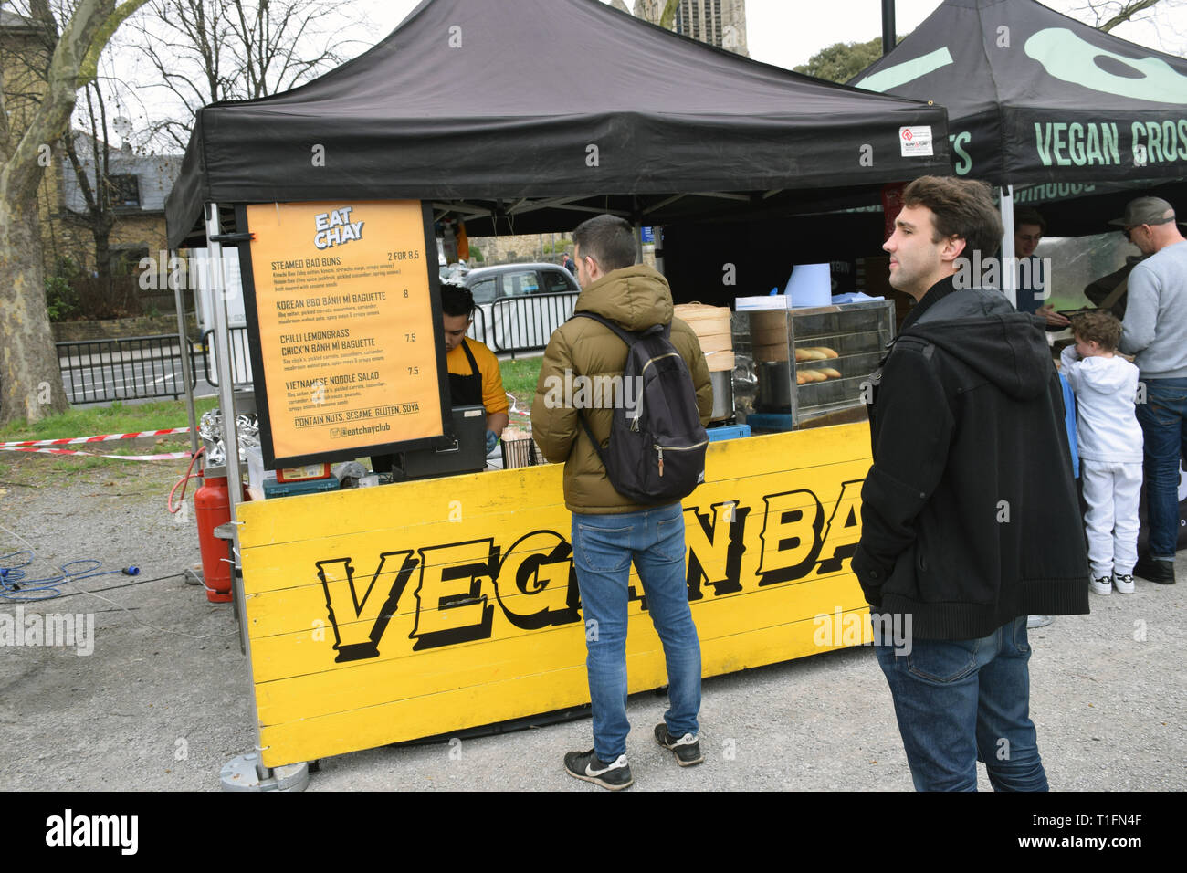 Bao bun stallo, Brockley al mercato del sabato, Lewisham, Londra Sud Marzo 2019 REGNO UNITO Foto Stock