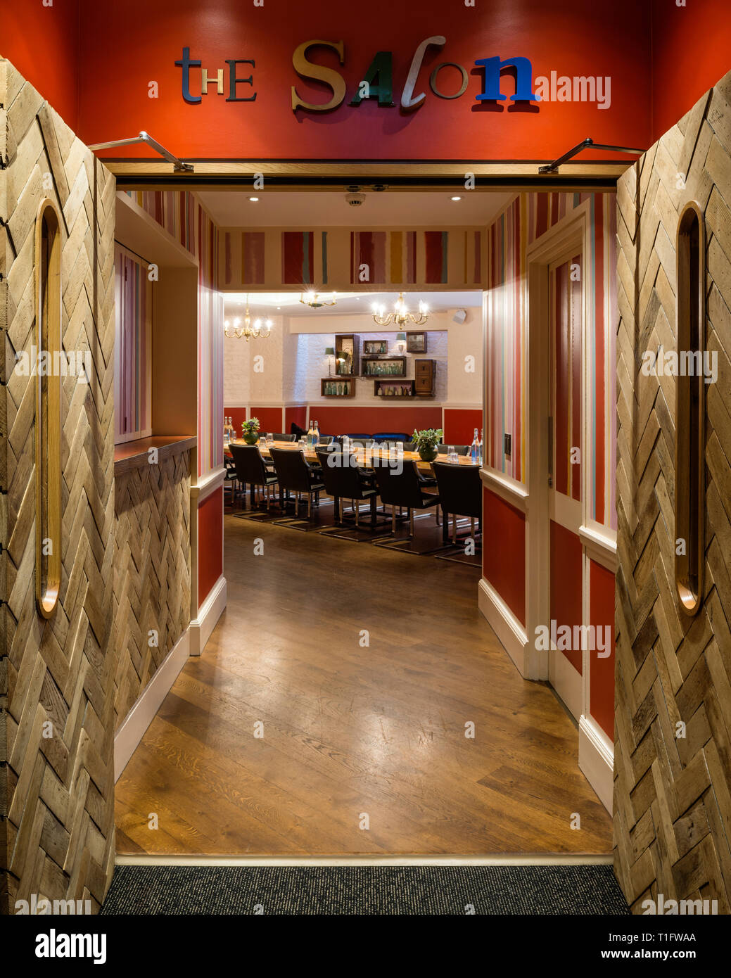 "Porte aperte al salone del Comfort Inn Notting Hill Hotel a Londra, Inghilterra Foto Stock