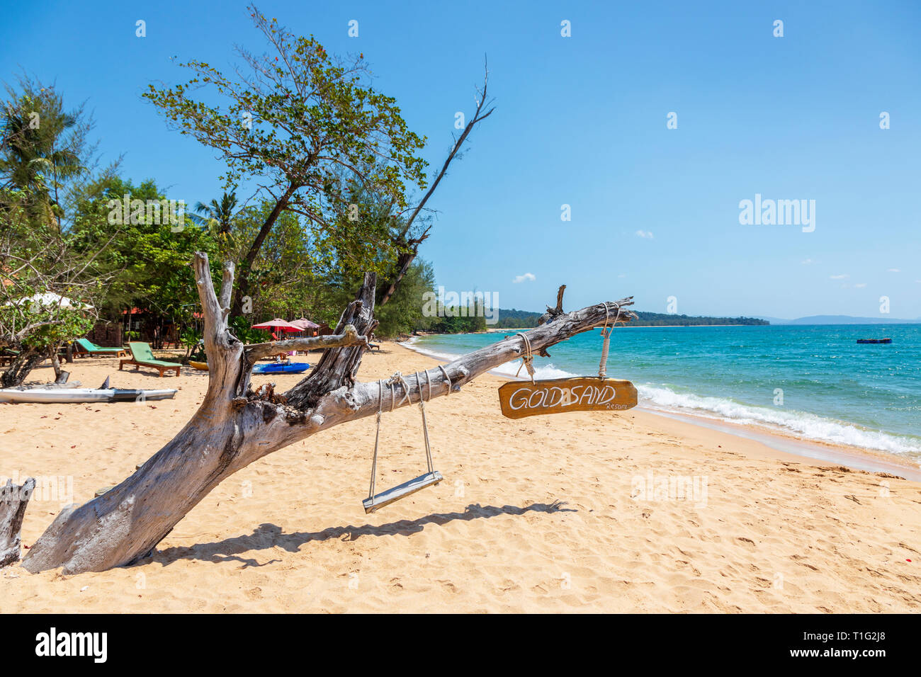 Spiaggia di sabbia dorata che si affaccia sul Golfo di Thailandia, parte di Bai Vung divieto spiaggia pubblica, Phu Quoc Island, il Vietnam Asia Foto Stock
