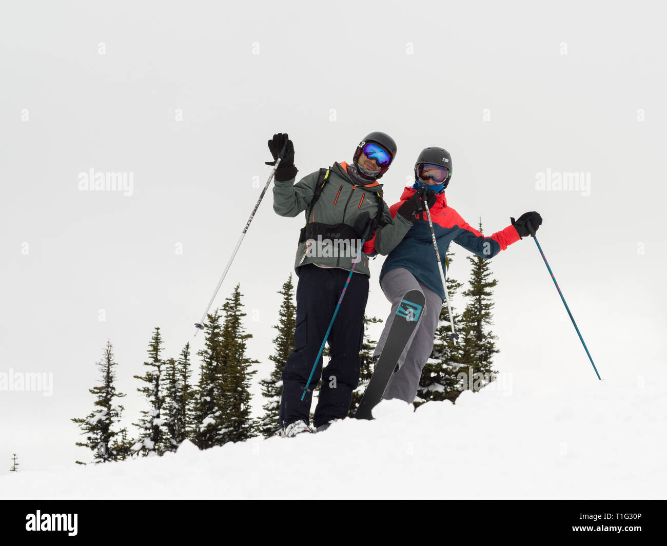 Coppia felice sci, Whistler, British Columbia, Canada Foto Stock