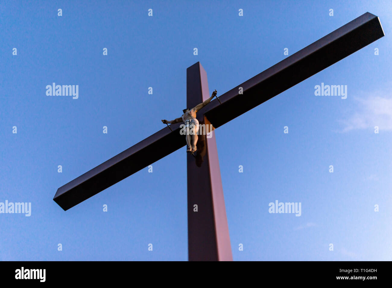 Crocifissione Di Cristo Statua Legno Immagini e Fotos Stock - Alamy