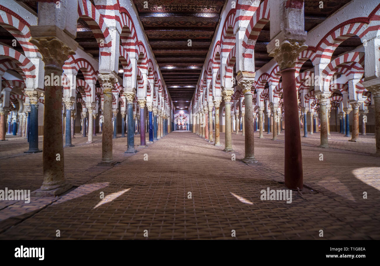 Cordoba, Spagna - 2018, Settembre 8th: Grande moschea di Cordova modello in scala in ambienti chiusi. Torre di Calahorra Museum, Cordoba, Spagna. Aspetto originale. Mirhab Foto Stock