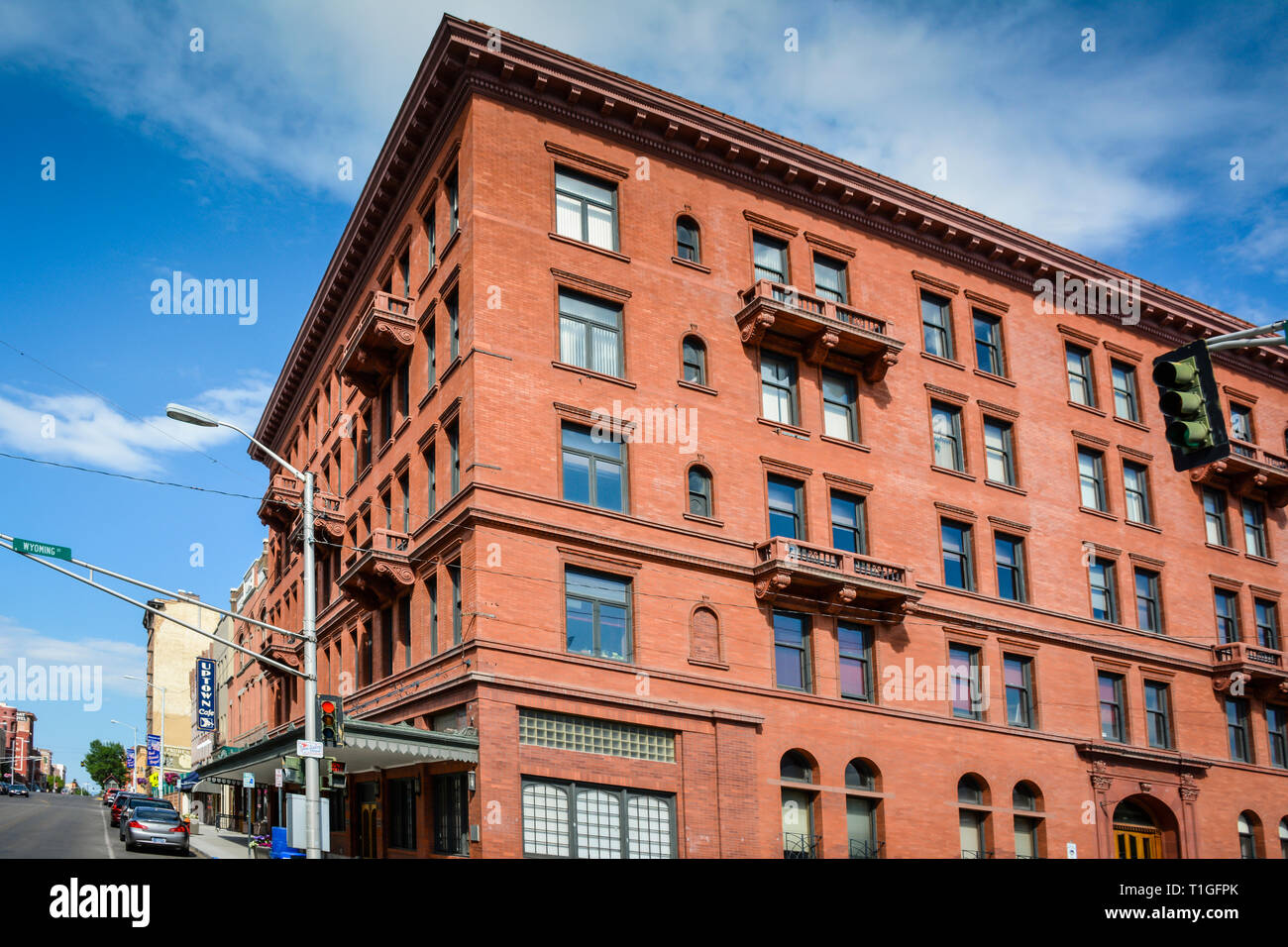 Un bellissimo centro storico hotel è ora convertite in più uffici commerciali in uptown Butte, MT, STATI UNITI D'AMERICA Foto Stock
