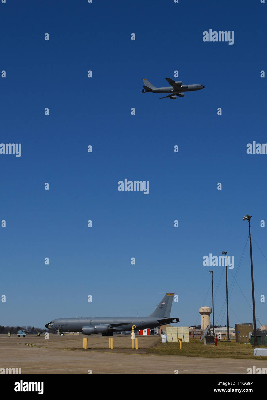 Una KC-135 aereo decolla dal 171st Air Refuelling ala, un Pennsylvania Air National Guard stazione vicino Pittsburgh, Marzo 23, 2019. (U.S. Air National Guard Foto di Senior Master Sgt. Shawn Monaco) Foto Stock