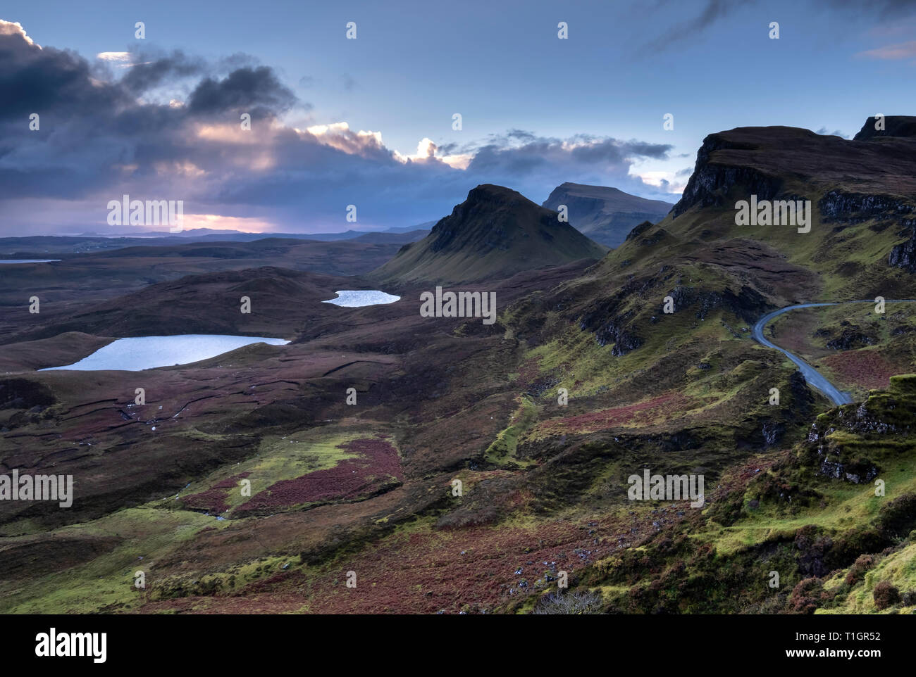 La Quiraing all'alba, Trotternish peninsula, Isola di Skye, Ebridi Interne, Scotland, Regno Unito Foto Stock