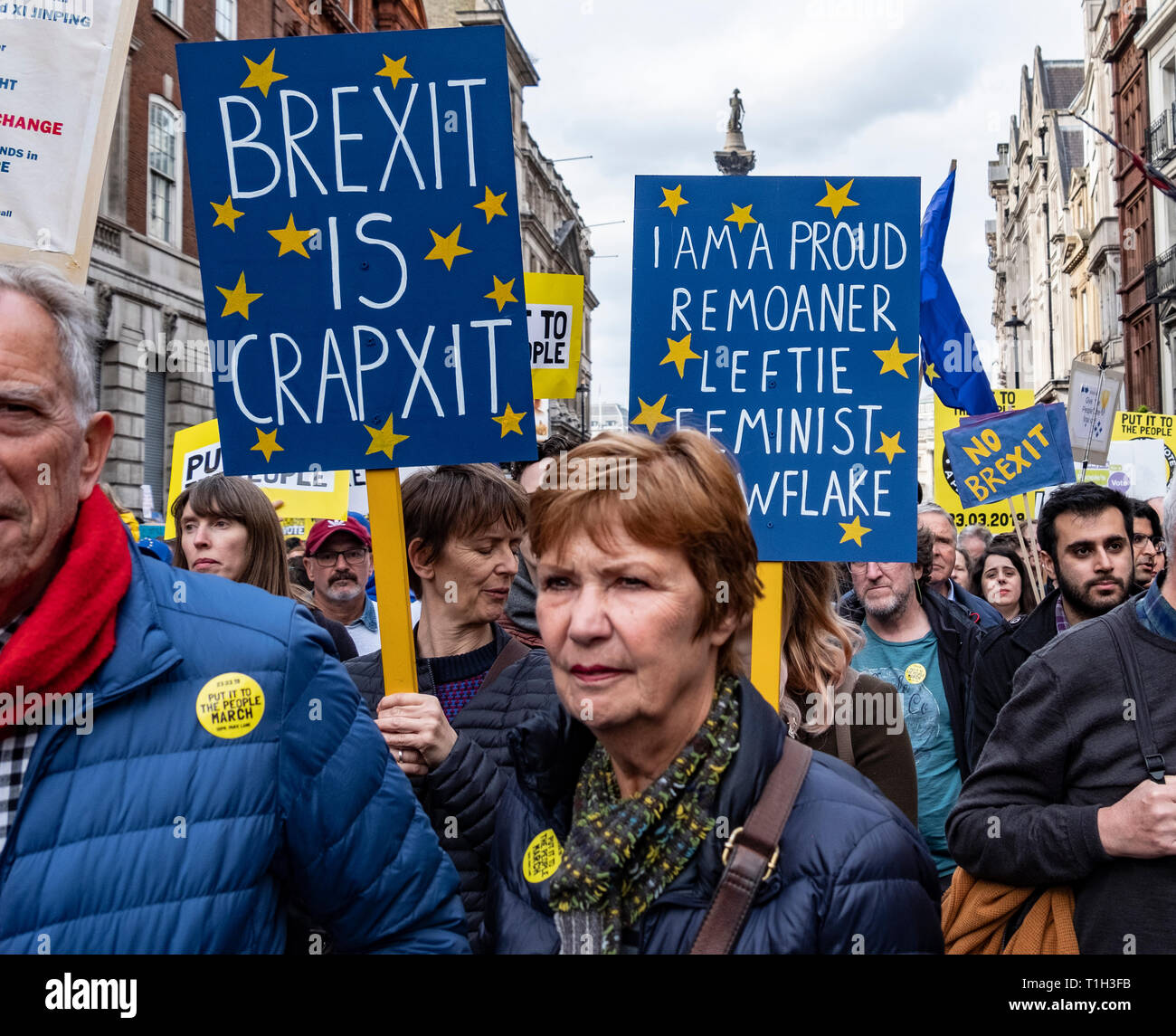 Un milione di persone hanno marciato attraverso Londra sui popoli votazione anti-Brexit protesta 23 Marzo 2019 Foto Stock