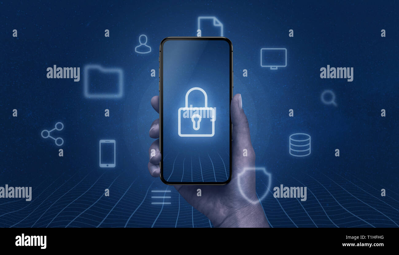 Concetto di sicurezza mobile con moderne smart phone in mano con icona a forma di lucchetto sul display, circondato con internet e servizi online di icone. Foto Stock
