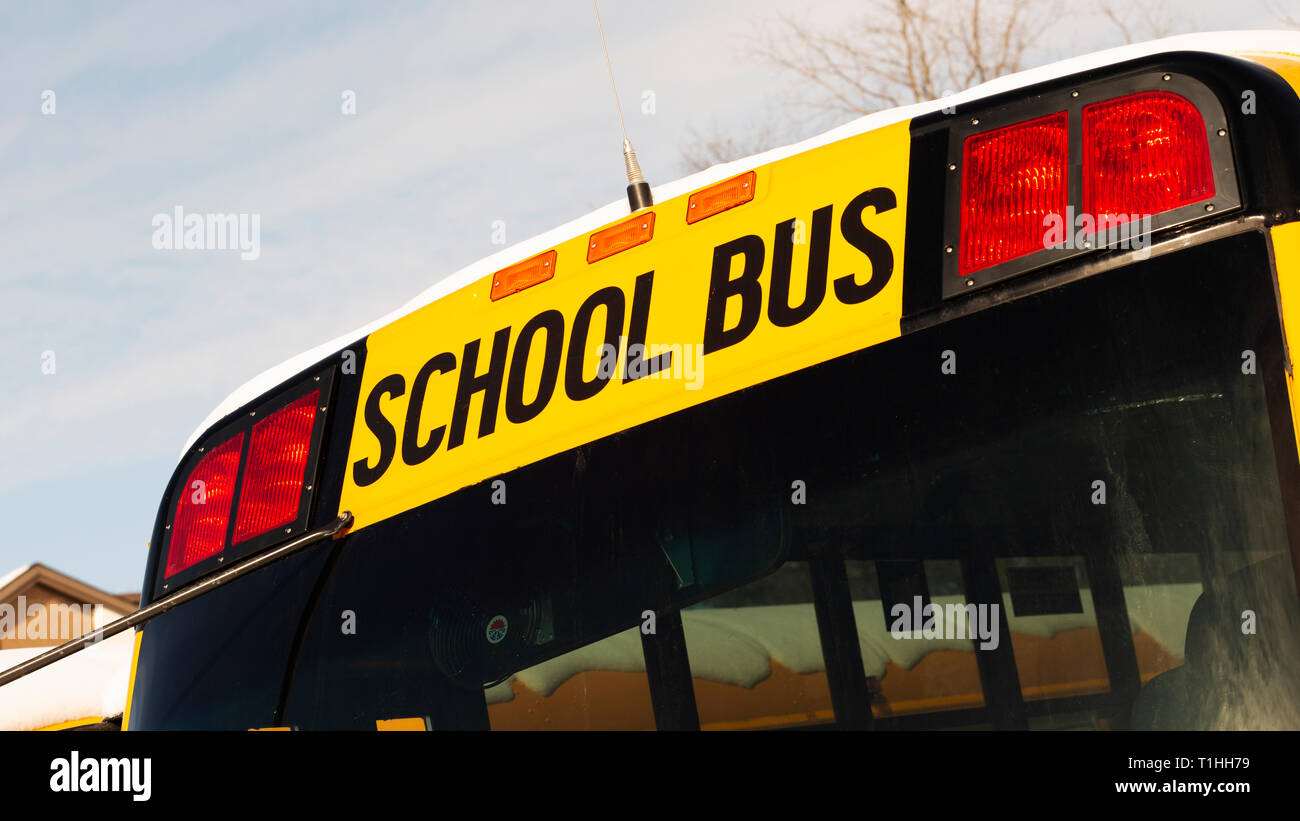 In prossimità di una scuola canadese bus. Foto Stock