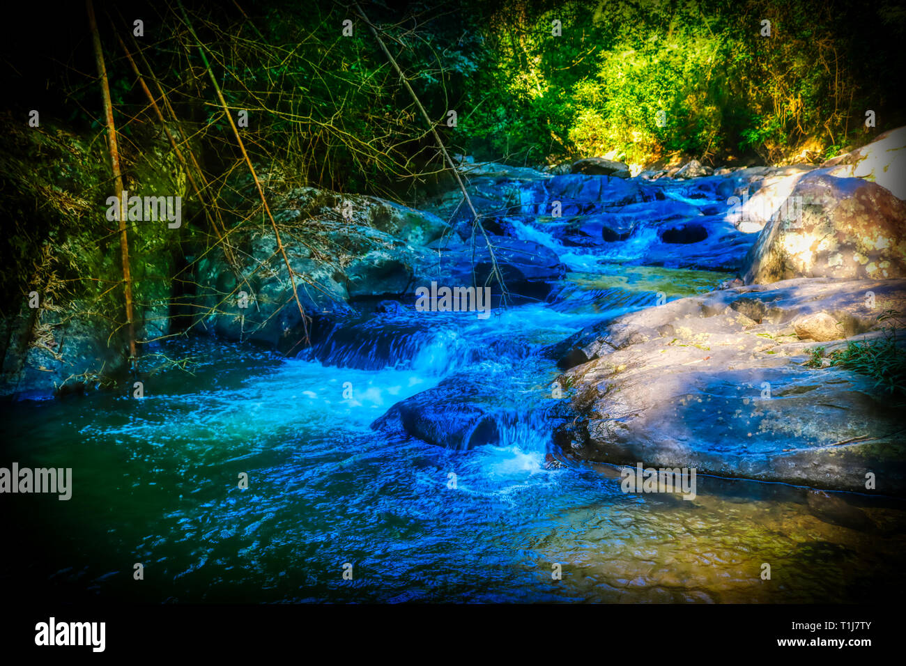 Questa unica foto mostra la giungla cascata e splendida natura anche chiamato Palau cascata Hua Hin in Thailandia Foto Stock