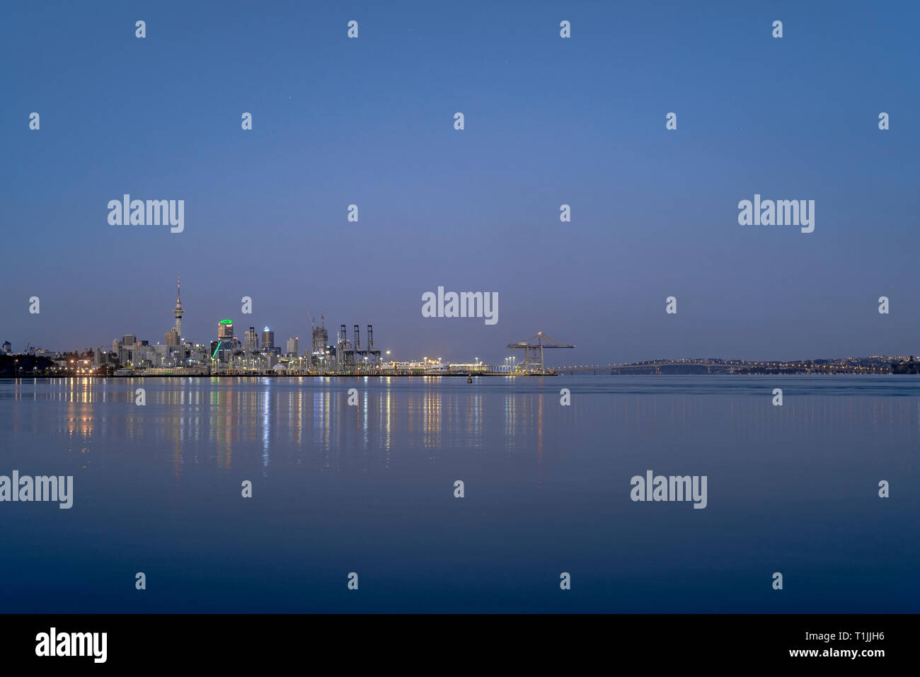 Auckland, Nuova Zelanda. Vista del quartiere centrale degli affari di Okahu Bay Foto Stock