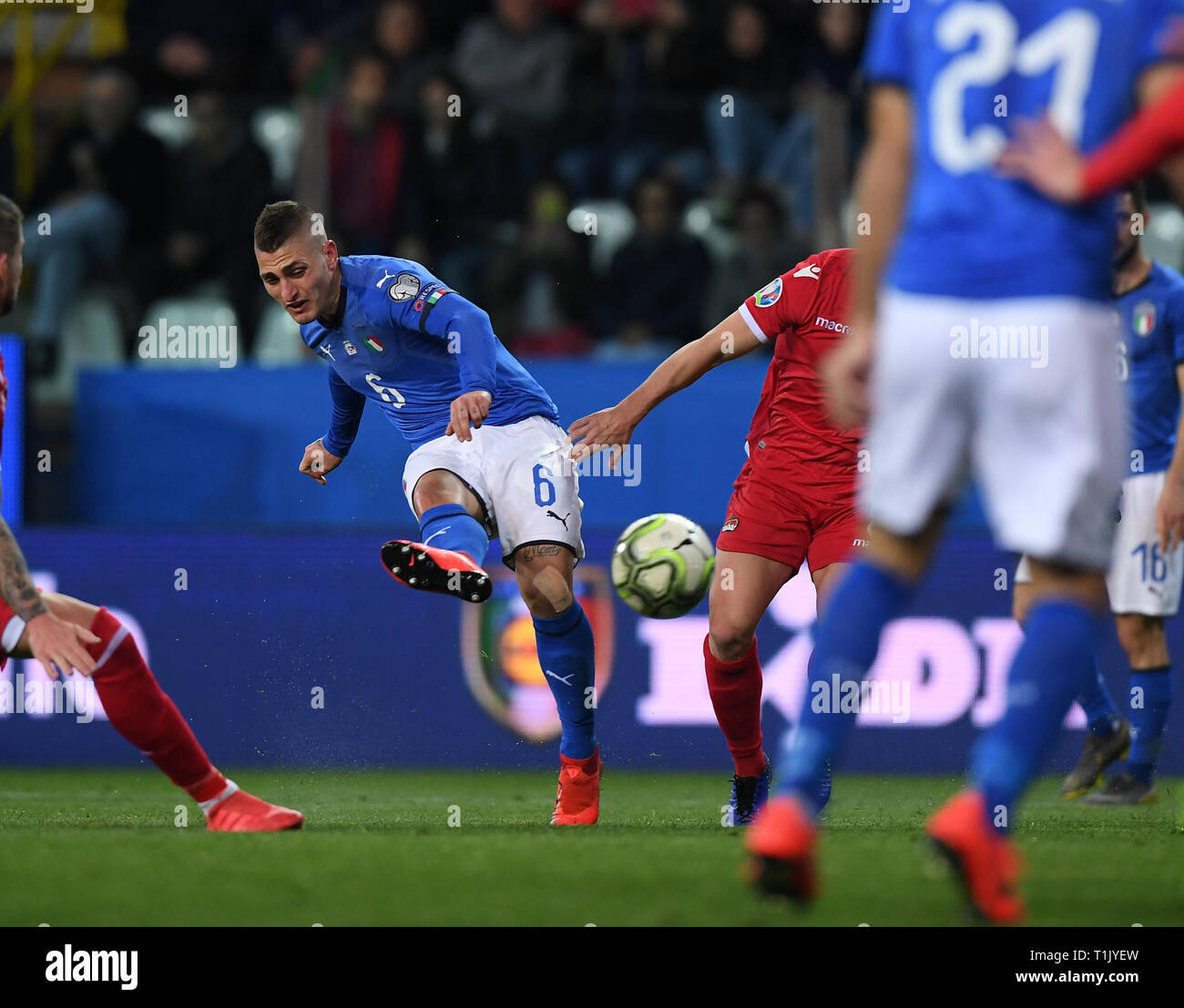 Parma, Italia. 26 Mar, 2019. Italia Marco punteggi Verratti il suo obiettivo durante UEFA EURO 2020 Gruppo J qualification match tra Italia e del Liechtenstein a Parma, Italia, 26 marzo 2019. L'Italia ha vinto 6-0. Credito: Alberto Lingria/Xinhua/Alamy Live News Foto Stock