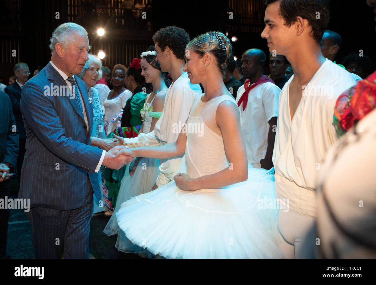 Il Principe di Galles e la duchessa di Cornovaglia assistere ad un gala performance culturale nel Gran Teatro de La Habana Alicia Alonso, a l'Avana, Cuba, come parte di un viaggio storico che celebra i legami culturali tra il Regno Unito e la stato comunista. Foto Stock