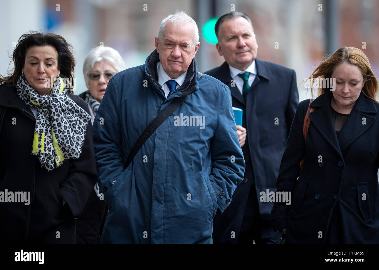 Hillsborough corrispondono comandante David Duckenfield (centro) che è accusato di omicidio colposo da grave negligenza di 95 Liverpool sostenitori al 1989 FA Cup semi-finale, arrivando a Preston Crown Court. Foto Stock