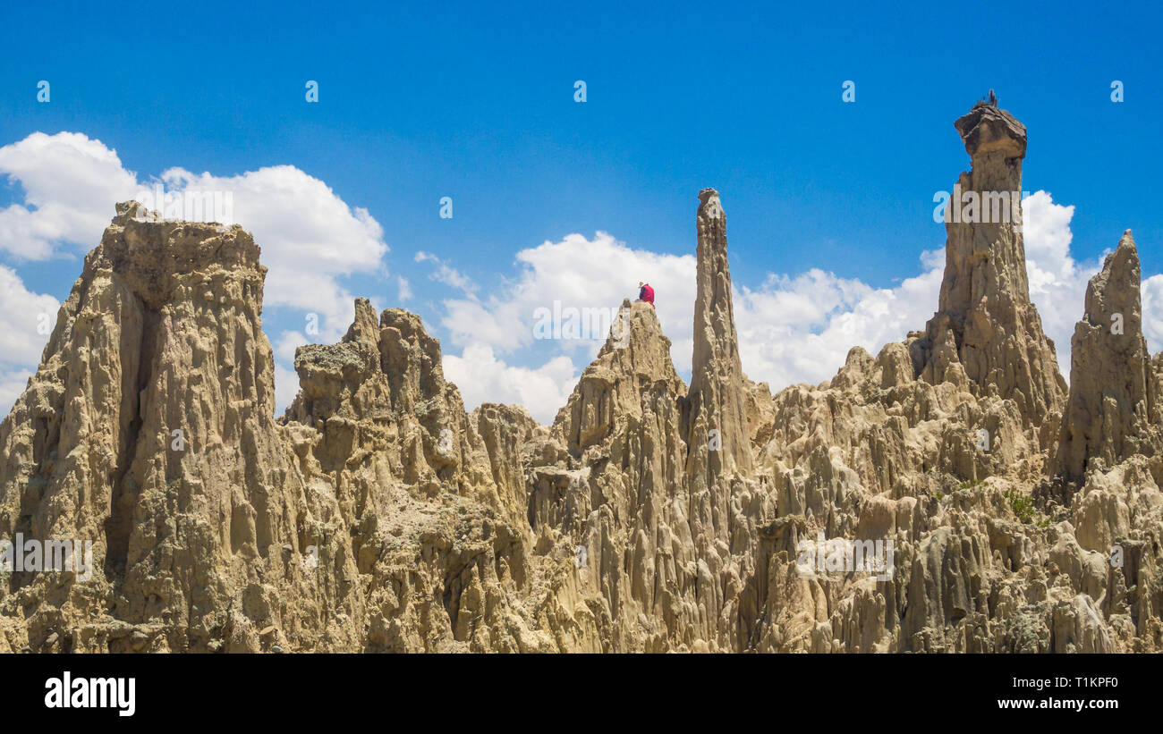 Uniche formazioni geologiche scogliere forme, Valle della Luna park, La Paz montagne, Bolivia viaggi turistici di destinazione. La cordigliera delle Ande Foto Stock