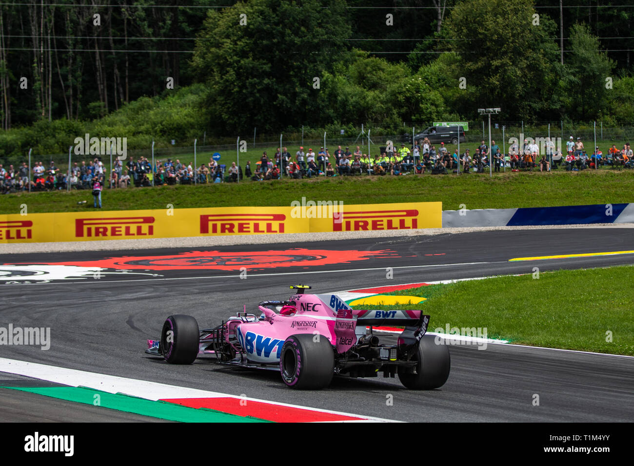 Spielberg/Austria - 06/29/2018 - #31 Esteban OCON (FRA) nella sua Force India VJM11 nel corso del PQ1 davanti al 2018 Austrian Grand Prix al Red Bull Ring Foto Stock