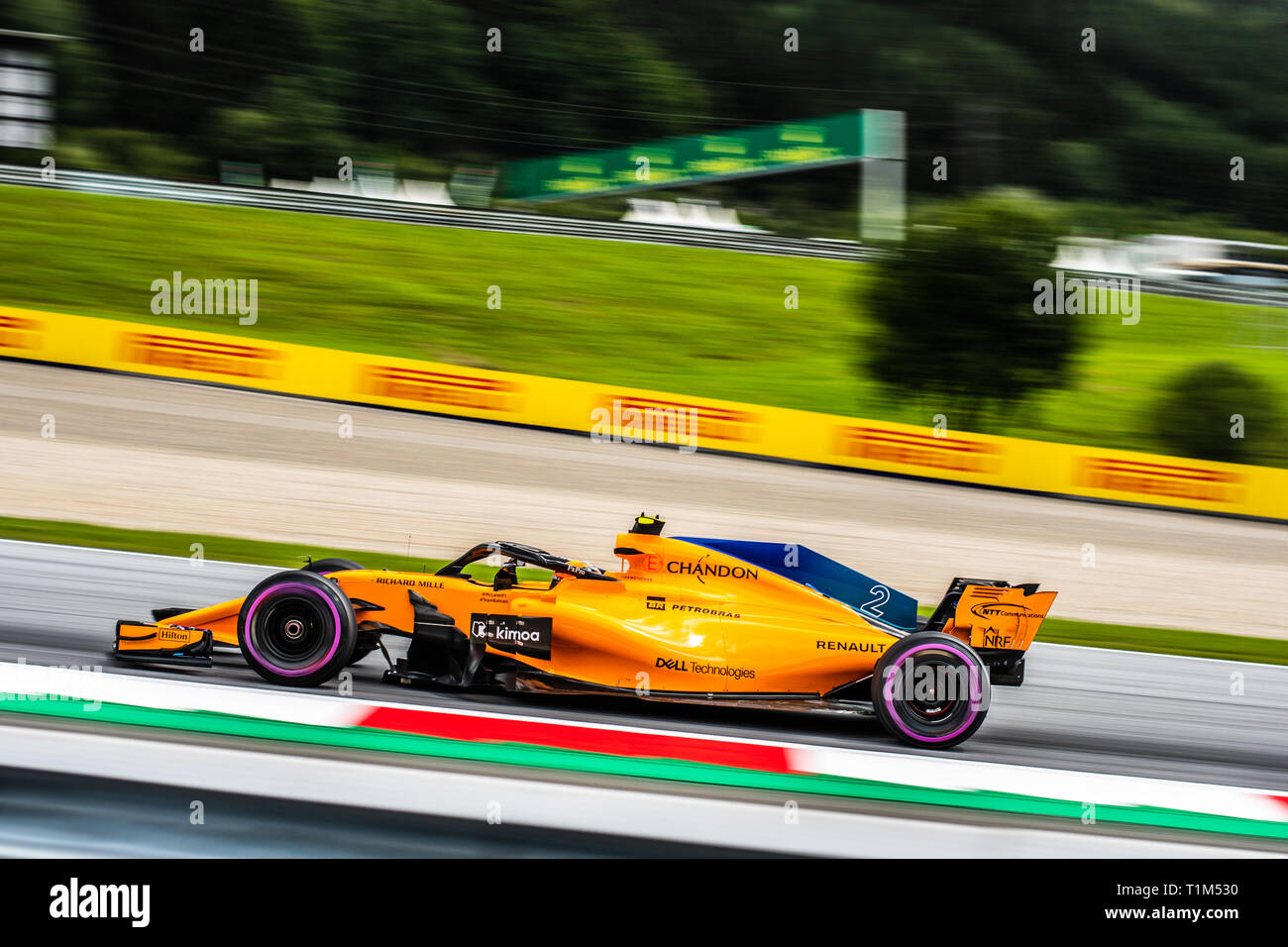 Spielberg/Austria - 06/29/2018 - #2 Stoffel Vandoorne (BEL) nella sua McLAREN MCL33 nel corso del PQ1 davanti al 2018 Austrian Grand Prix al Red Bull Ring Foto Stock
