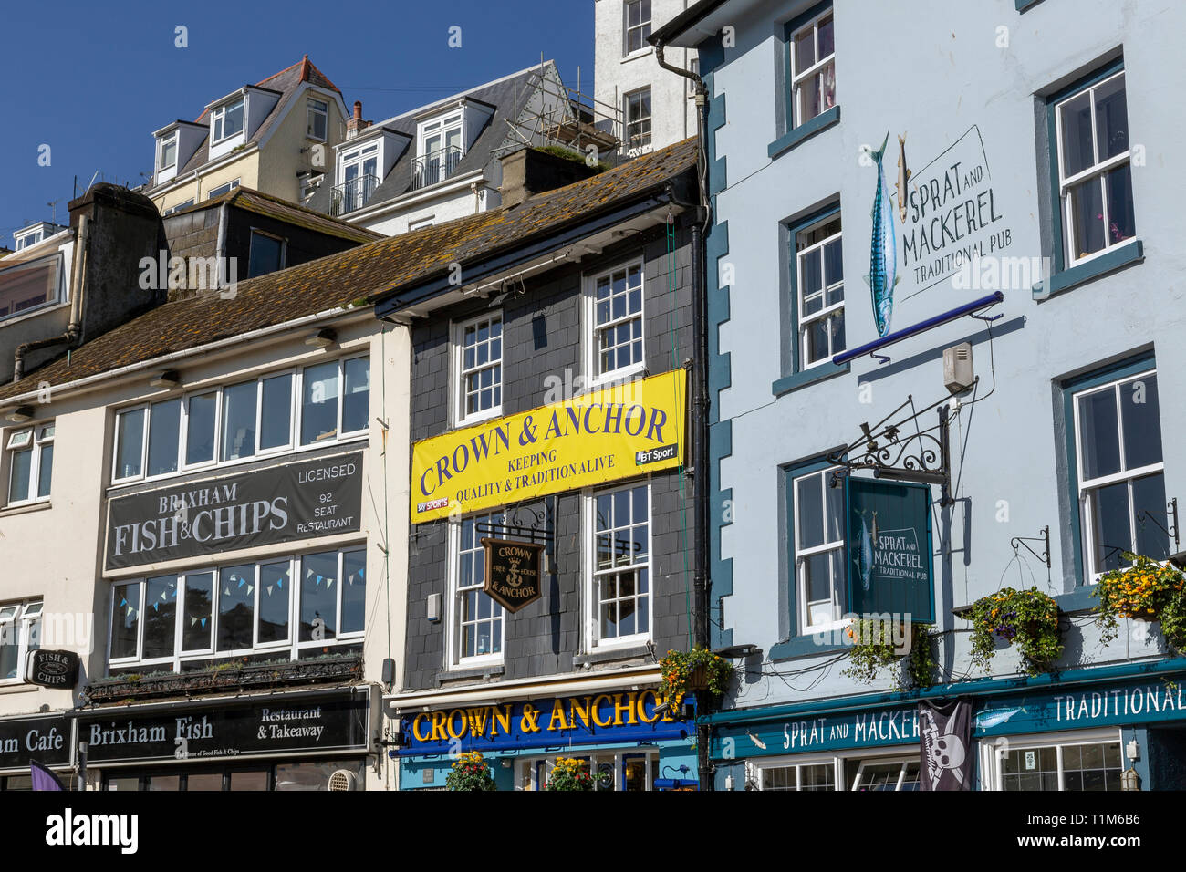 Brixham, Devon, Pesca, Spiaggia, Porto, Store, architettura, finanza aziendale e industria, cattura di pesce,funzione costiere, dello spratto e dello sgombro Foto Stock