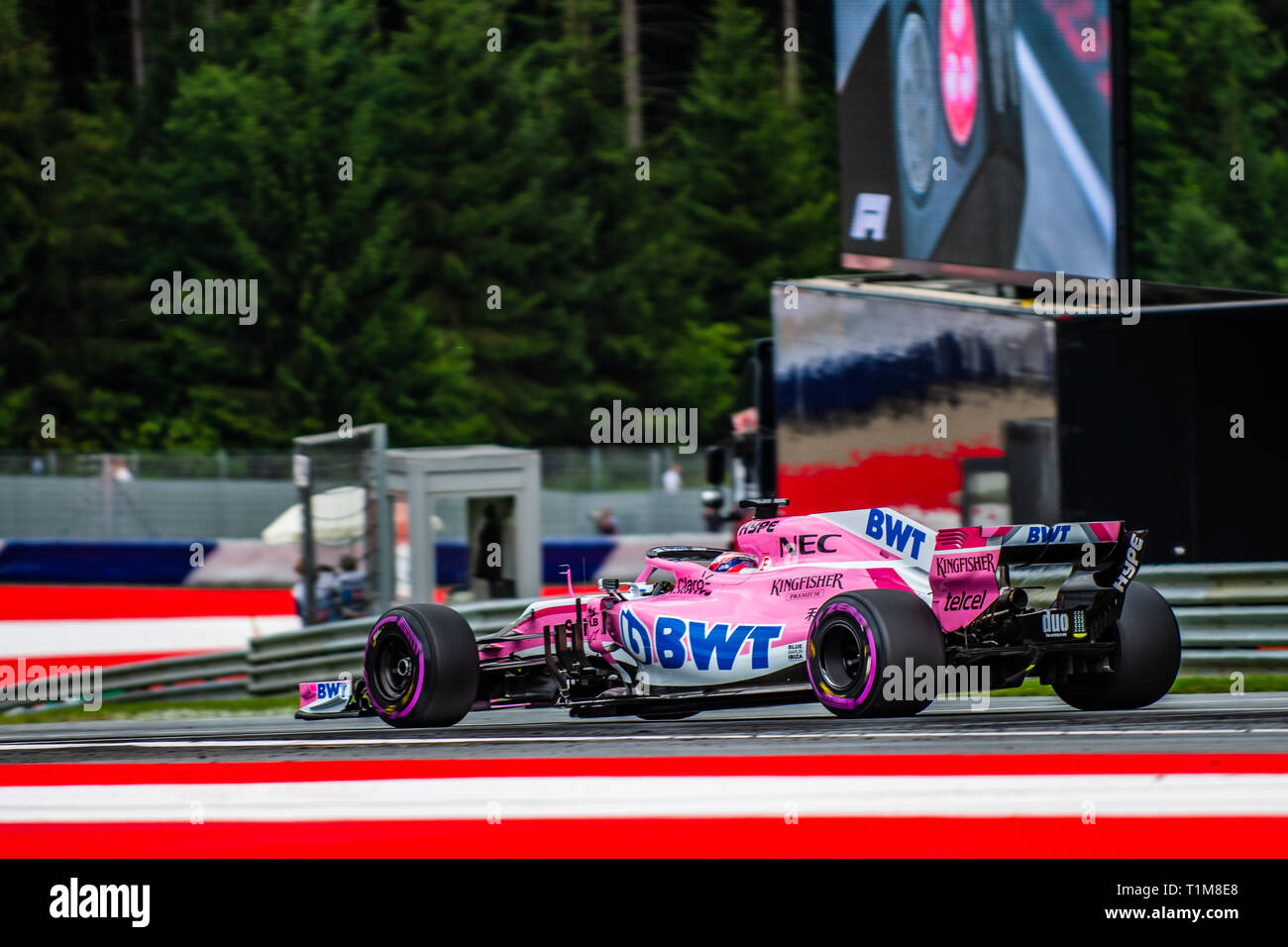 Spielberg/Austria - 06/29/2018 - #11 Sergio Perez (MEX) nella sua Force India VJM11 nel corso del PQ2 al Red Bull Ring in anticipo del 2018 Austrian Grand Prix Foto Stock