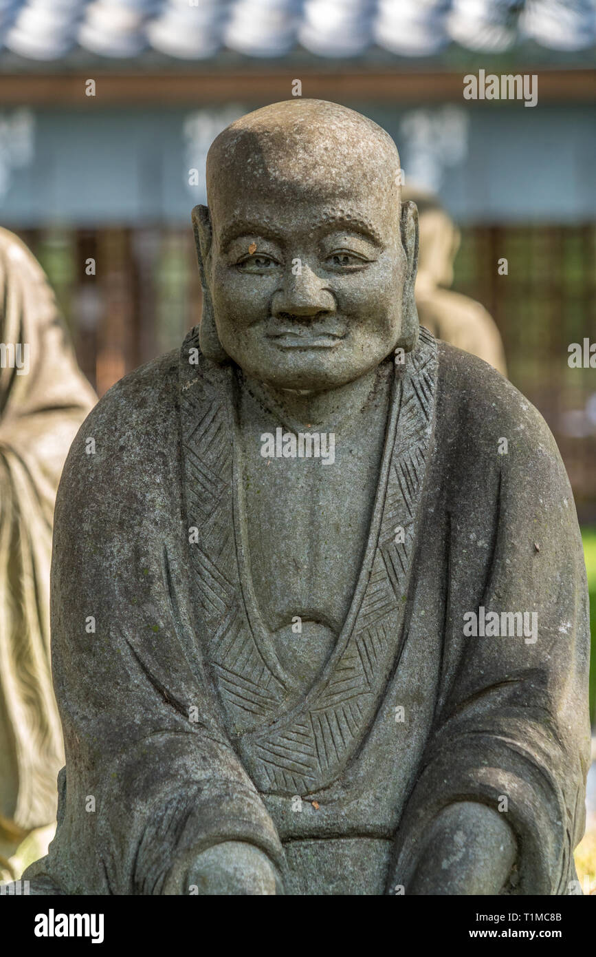 Arashiyama Arhat. 500 statue dei più vicini e più alta discepoli del Buddha nella parte anteriore del Hogon-in sub-tempio di Tenryu-ji. Foto Stock