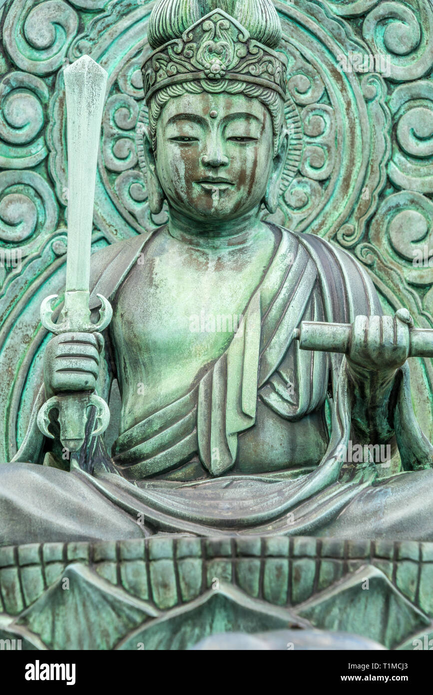 Kyoto, Giappone - 9 Novembre 2017 : Buddha (Bodhisattva) statua di metallo a Kogen-ji sub-tempio di Tenryu-ji. Situato in Arashiyama, Kyoto, Giappone Foto Stock