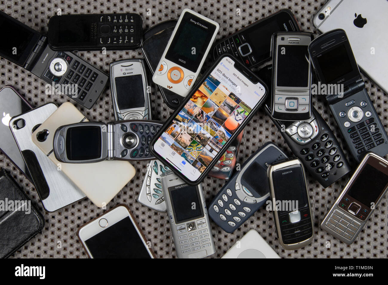Telefoni obsoleti immagini e fotografie stock ad alta risoluzione - Alamy