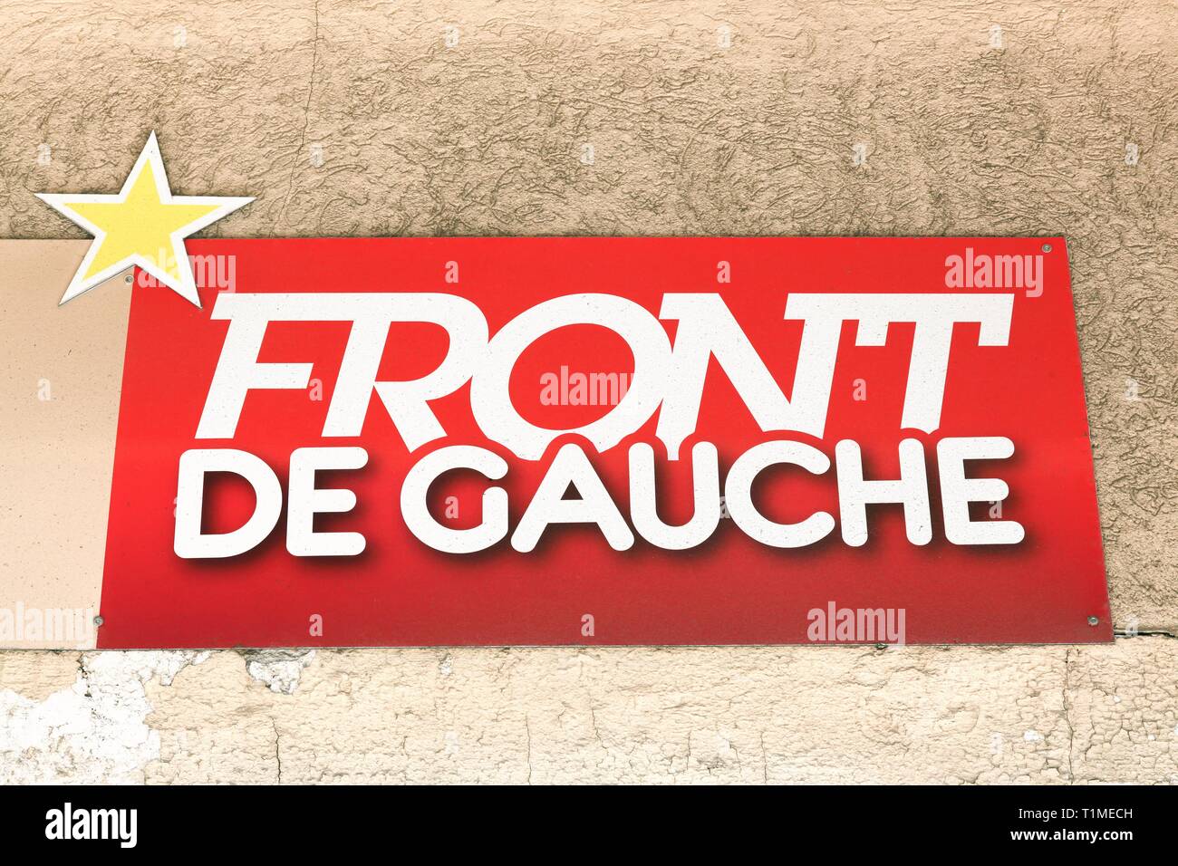 Sete, Francia - luglio 3, 2018: il Logo del Front de Gauche su una parete. Parte anteriore sinistra denominato Front de gauche in francese è un francese di alleanza elettorale Foto Stock