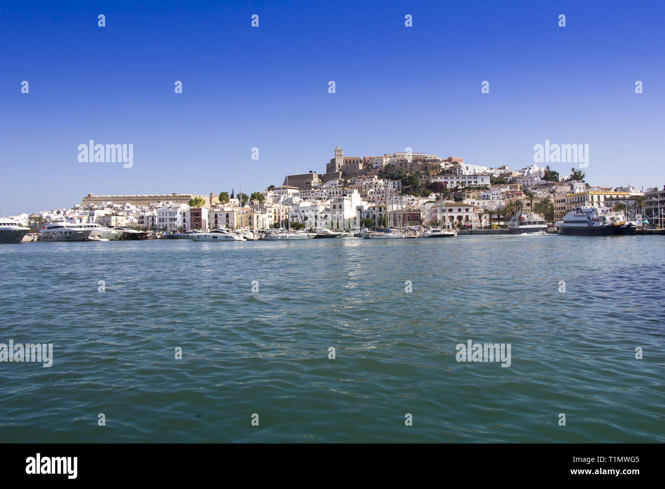 Ibiza città di Eivissa con la cattedrale e la città vecchia, nelle Isole Baleari Foto Stock