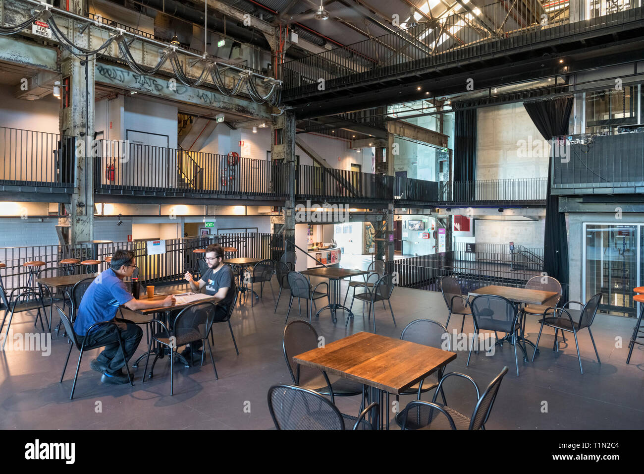 Interno della fucina di Brisbane, un centro di arti in un convertito power station, Brisbane, Queensland, Australia Foto Stock